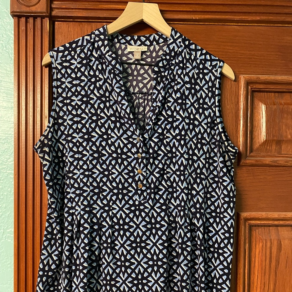 Sleeveless blouse